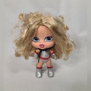 MGA Bratz Babyz Baby ~ SUPER CLOE doll with earrings & cape